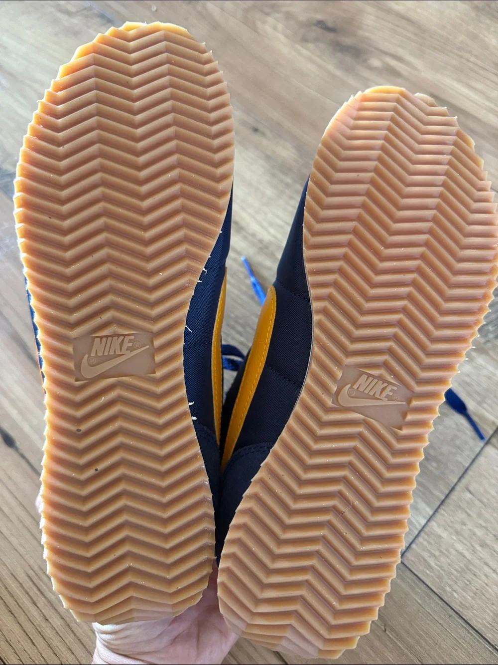 Never Worn Nike Kids Navy and Yellow Low-Top Sneakers
